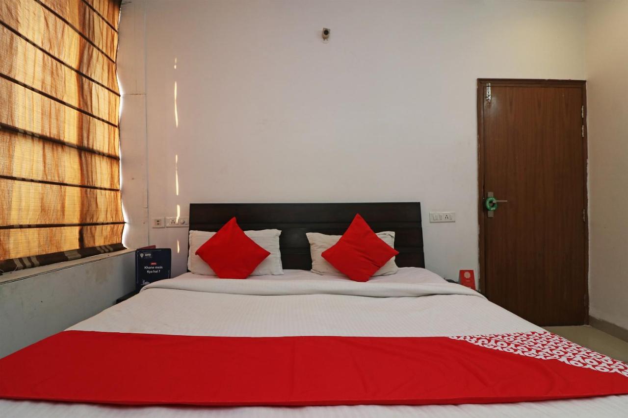 Oyo 22677 Hotel Mehfil Rājpura エクステリア 写真